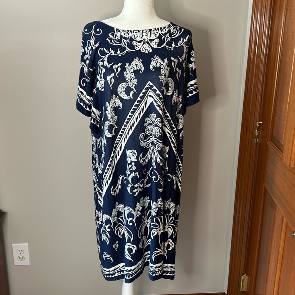 Chicos size 3 boat neck blue and white comfortable dress with cap type sleeves.